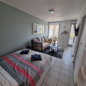 Gemütliches Studio, Pool, Parkplatz. Ohne Vis-a-vis.